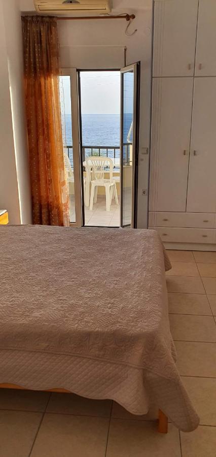 Eirini Apts On The Beach Psari Forada Екстер'єр фото